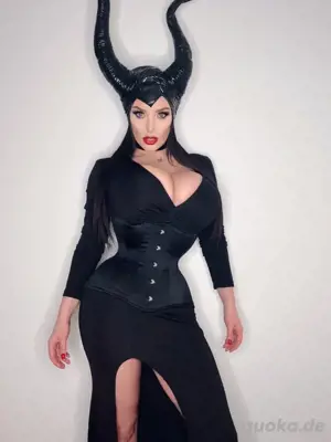 Neu in der Stadt    JENNY, 22 J. aus Portugal * geiler Sex    TOP Service