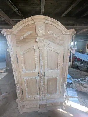 Bauernschrank aus massivem Holz Schrank Möbel Echtholz