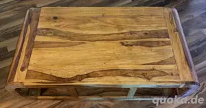 Couchtisch aus Massivholz