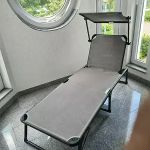 2 Stück Sonnenliegen mit Kopfüberdachung, zusammen klappbar