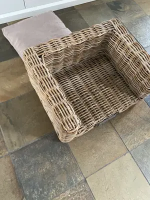 Hunde   Katzen Korb Sofa solide Machart					50  