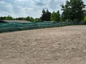 Offenstallplatz in kleinem Privatstall, geeignet für Ekzemer und Allergiker