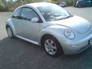 Volkswagen New Beetle 1.6 "en vogue" High-Line AHK KLima TÜV NEU 5.27 Bild 4