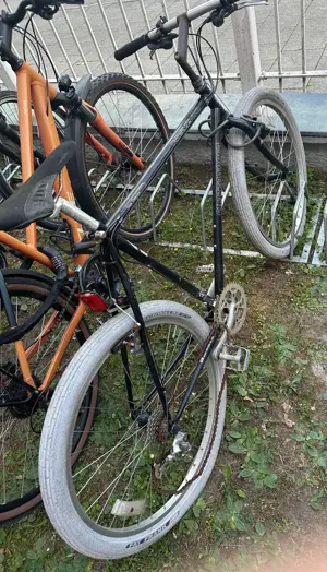Fahrrad, alt   an Bastler zu verschenken, z.B. Stahlrahmen verwendbar
