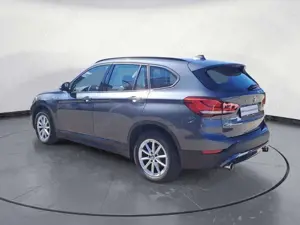 BMW X1 xDrive18d Advantage RFK AHK PDC LED DAB Bild 4