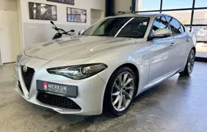 Alfa Romeo Giulia 2.2 JTDM Autom. Super+Navi+Leder+Kam+18"