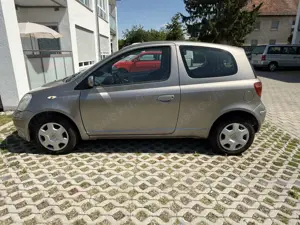 Toyota Yaris 1.0 linea sol Bild 3