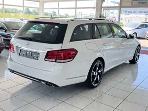Mercedes-Benz E 220 CDI Schiebedach+Navi+AUT+Sitzhzg+PDC+AHK Bild 4