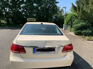 Mercedes-Benz E 200 E-Klasse Diesel CDI Bild 2