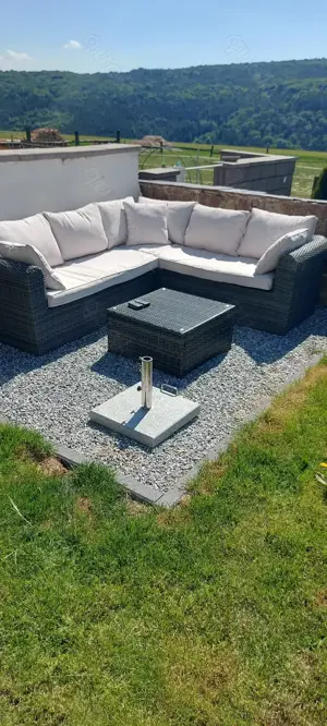 Rattanlounge zu verkaufen
