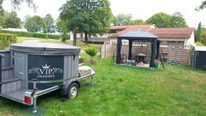 KINO, Outdoor Whirlpool sucht Mitspiler