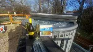 KINO, Outdoor Whirlpool sucht Mitspiler Bild 3