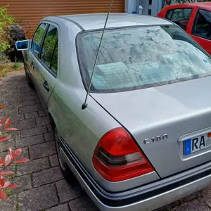 mercedes 200 Limousine Bild 2