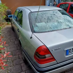 mercedes 200 Limousine Bild 4