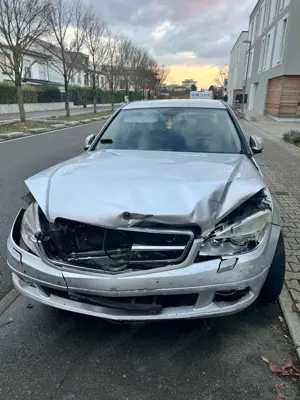 Mercedes C Klasse 280 Unfallfahrzeug