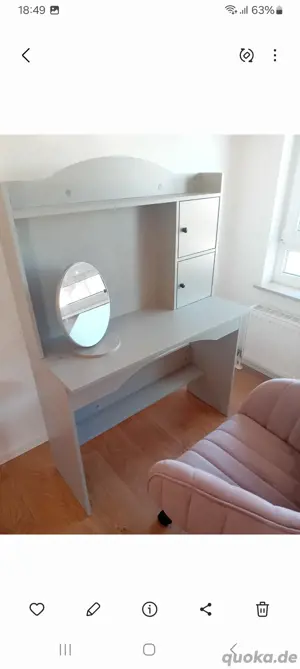 Schöner Schminktisch mit viel Stauraum