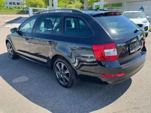 Skoda Octavia Combi Ambition TÜV/HU/NEU Bild 4