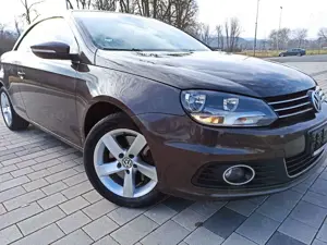 Volkswagen Eos 2,0 TDI DSG Glasdach Navi PDC SHZG Standheizung Bild 3