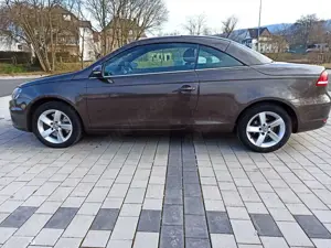 Volkswagen Eos 2,0 TDI DSG Glasdach Navi PDC SHZG Standheizung Bild 5