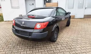 Renault Megane 2 1.9 dCi FAP Coupe-Cabriolet Bild 2