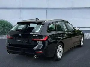 BMW 330 i xDrive Touring Advantage LED NAVI  AHK Bild 3