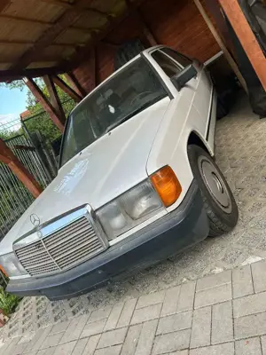 Mercedes-Benz 190 E