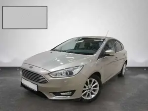 Ford Focus Titanium/1.Hand/Scheckheft/Bi-Xenon/Navi/Tempomat/