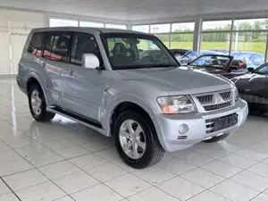 Mitsubishi Pajero 3.2L+Sitzheizg+4x4 Allrad+Navi+PDC+7Sitz