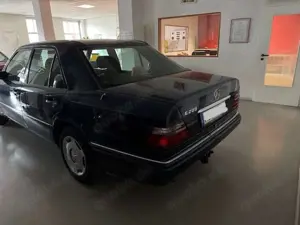 Mercedes-Benz E 200 Bild 3
