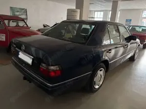 Mercedes-Benz E 200 Bild 5