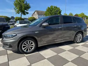 Fiat Tipo Hatchback EASY -1.Hand -Klima -Navi -Kamera Bild 4