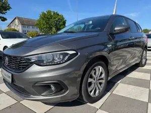 Fiat Tipo Hatchback EASY -1.Hand -Klima -Navi -Kamera Bild 3