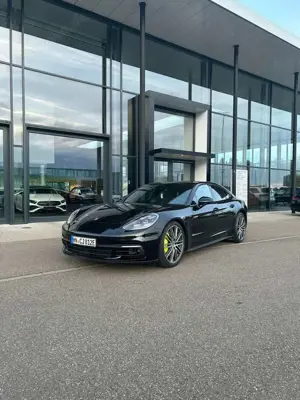 Porsche Panamera 4 E-Hybrid