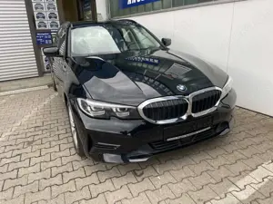 BMW 318 Automatic Advantage AHK, LED, Navi, Top Zustand Bild 2