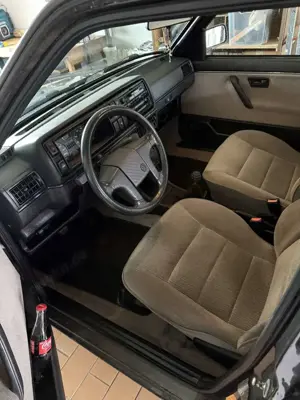 Volkswagen Golf GL Bild 2