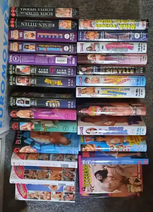 Verkaufe 50 Stück originale VHS-Kassetten Erotik vom Feinsten