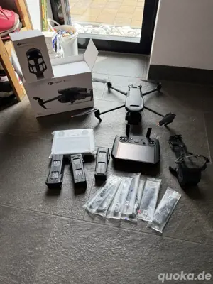 DJI Mavic 3 Pro Kameradrohne (Mit RC Pro Fernsteuerung)