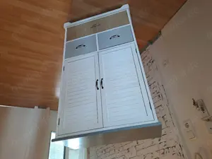 Kleine, dekorative Kommode