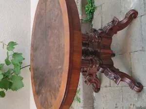 Historischer Auszugtisch aus Nussbaumholz um 1870