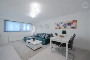 2 Zimmer Geräumige Innenstadtwohnung, ruhig und sauber