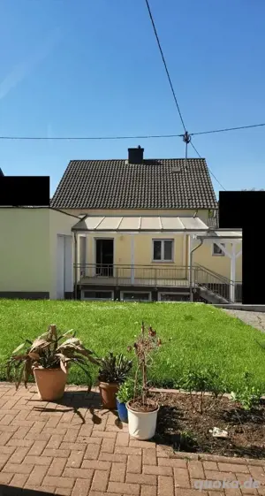Einseitig angebautes Haus   Guter Zustand   Ruhige Lage   Garten