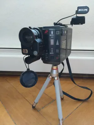 Videokamera Philips VR6830 mit BILORET-Stativ und Zubehör, mit Tragetasche  Bild 6