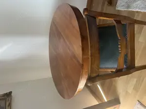 runder Tisch mit 4 Stühlen alt
