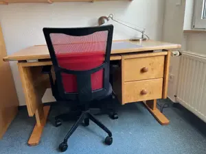 Schreibtisch höhenverstellbar