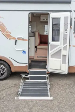 Fiat Ducato Bürstner Lyseo - Behindertengerecht Bild 2