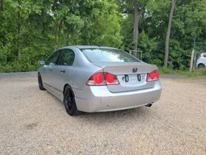 Honda Civic Hybrid Lim.*Navi*Aut*LMF*SZH*Klimaaut*TÜV* Bild 2
