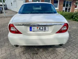 Jaguar XJ8 Bild 5