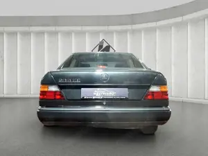 Mercedes-Benz E 230 CE*W124C*1 Hand*128tkm* Guter Zustand* Bild 5