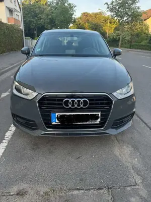 Audi A1 1.6 TDI Sportback neue TÜV