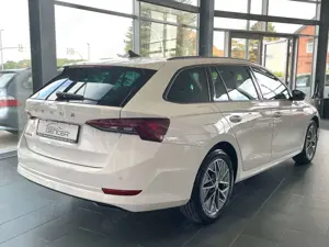 Skoda Octavia Combi Ambition 2.0 TDI "LED/VirtualC." Bild 4